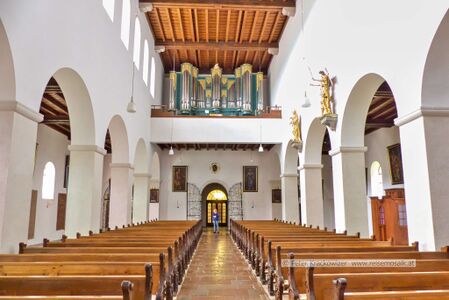 Abteikirche hl. Michael (Benediktiner in Michaelbeuern) 2015 04.jpg