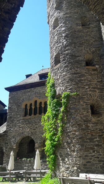 Datei:Burg Finstergrün 1 (14).jpg
