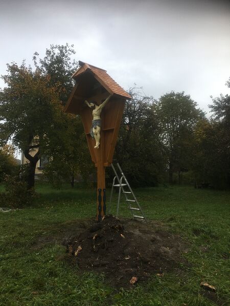 Datei:Tischlerkreuz in Unternberg.jpeg