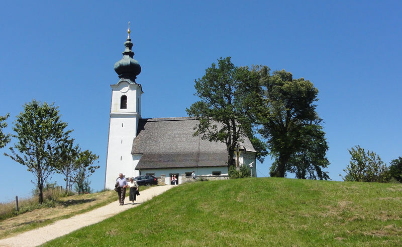 Datei:Höglkirche, Südansicht.jpg