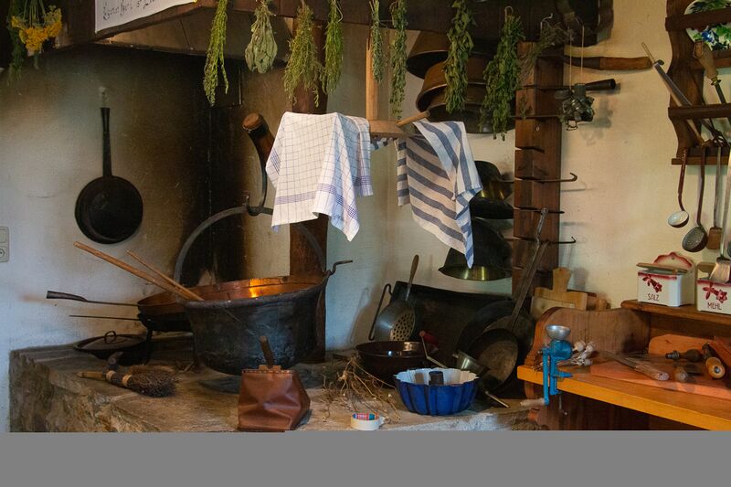 Datei:Rauchkuchl im Seelackenmuseum.jpg